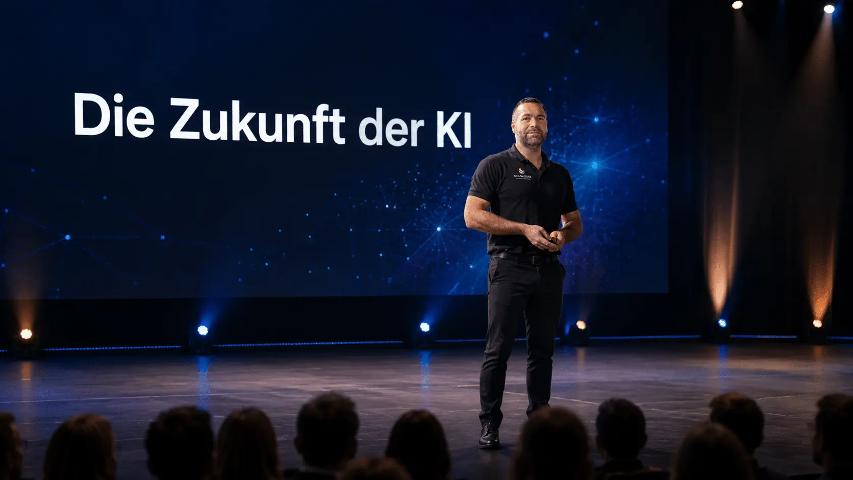 Matthias Dorn hält einen Vortrag über KI vor Publikum