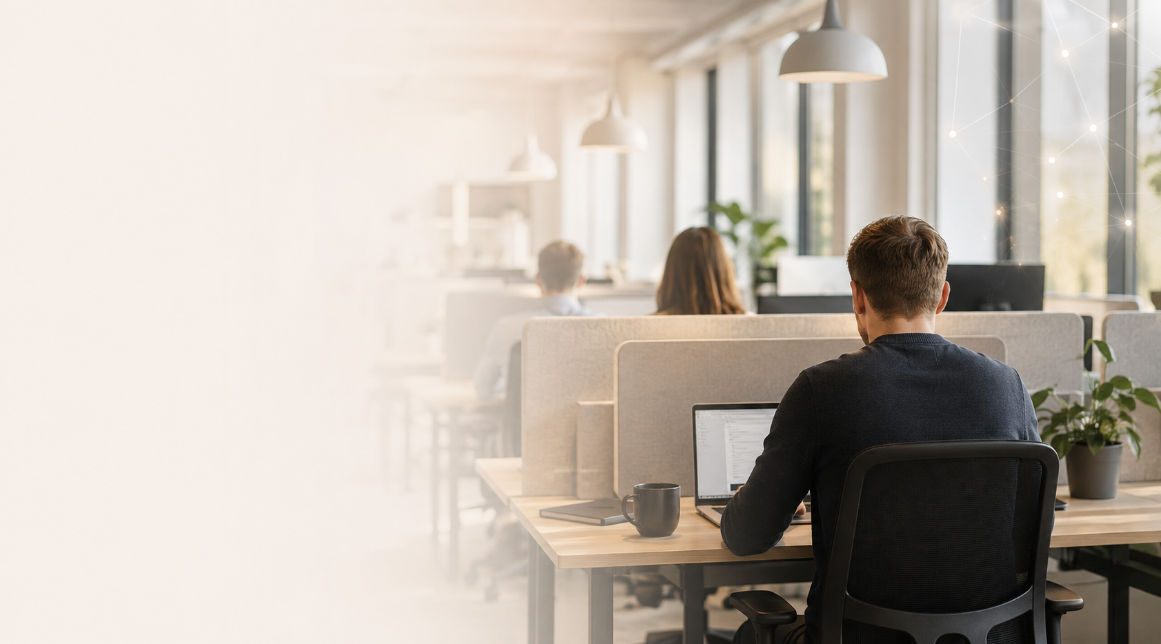 Mitarbeitende im Büro als Beispiel für Schatten-KI im Mittelstand